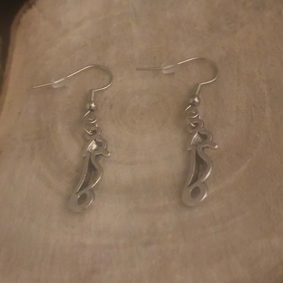 Handmade Brand New Silver Sea Horse Earrings - Picture 3 of 5